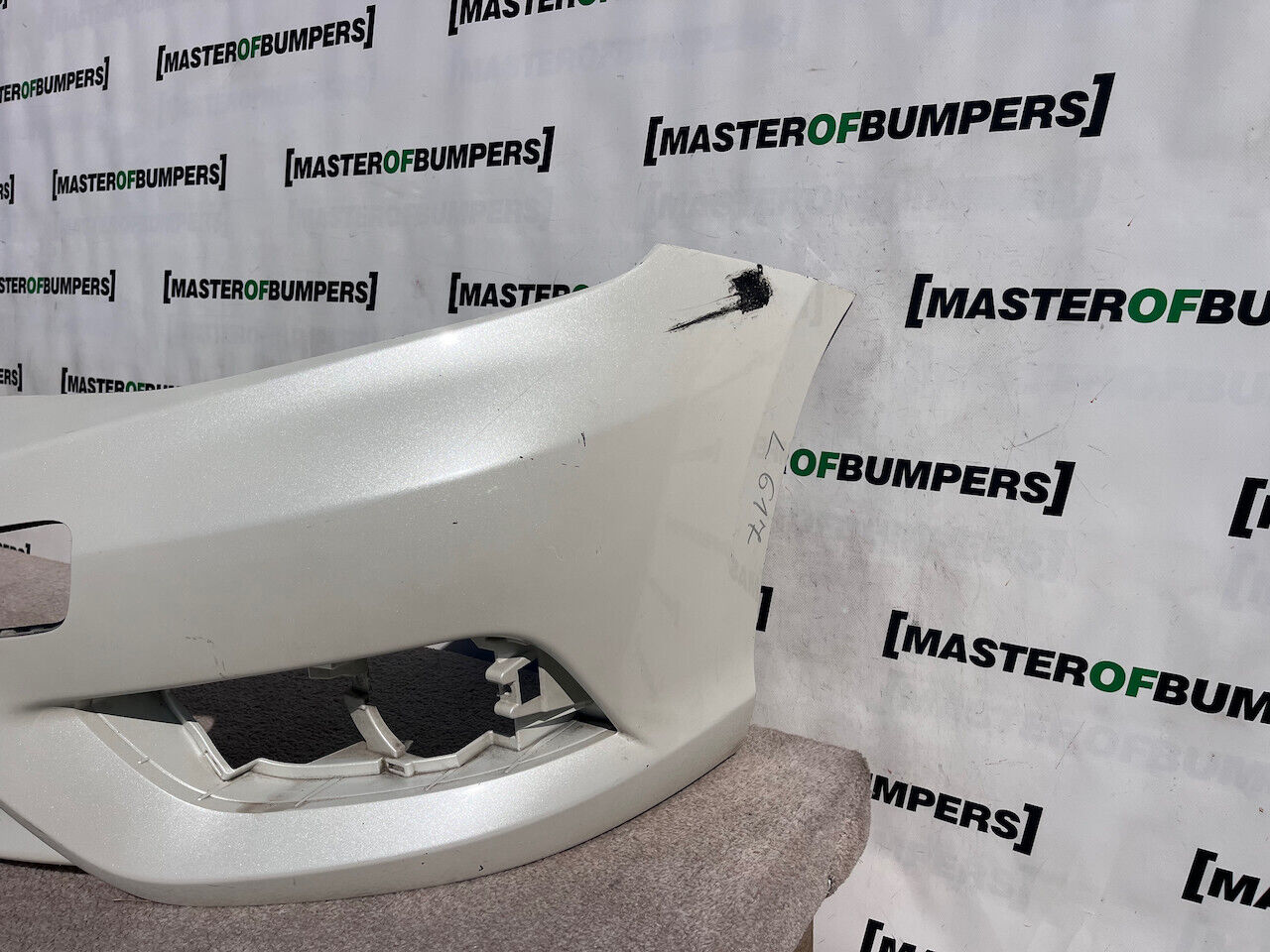 Nissan Pulsar N-tec Tekna Hatchback 2014-2018 Front Bumper Genuine [l617]