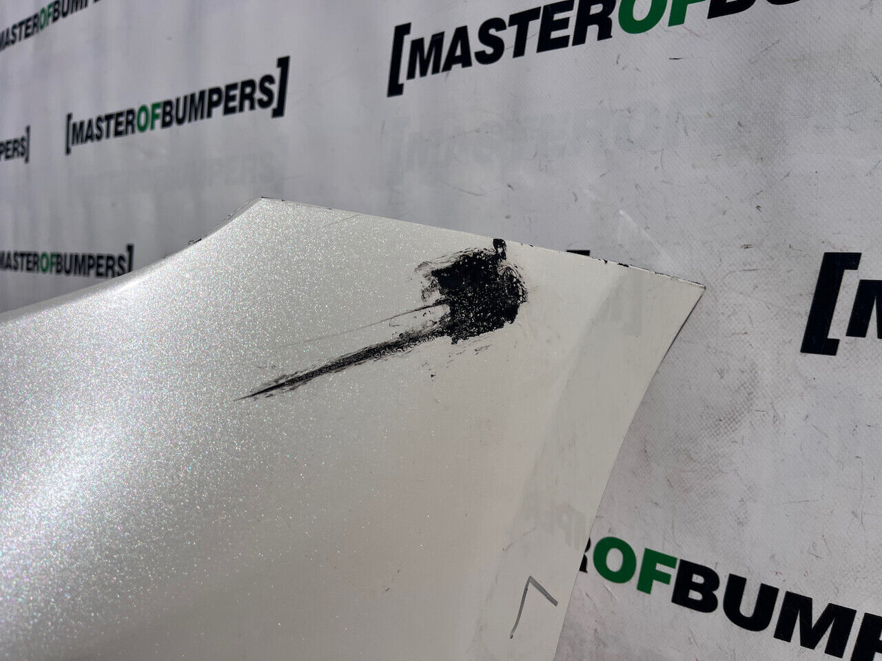 Nissan Pulsar N-tec Tekna Hatchback 2014-2018 Front Bumper Genuine [l617]