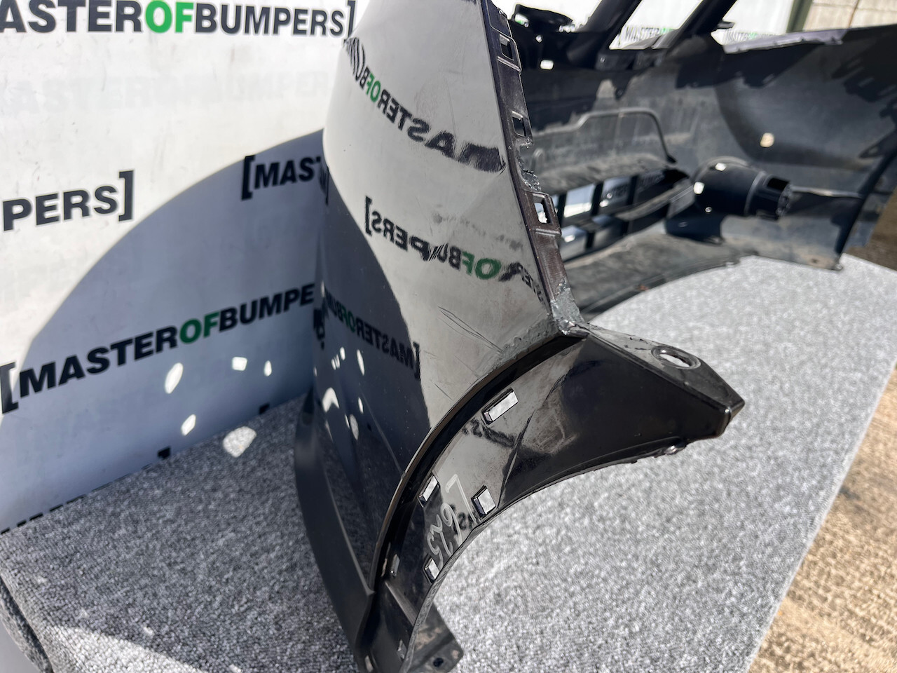 Nissan Qashqai Tekna Mk2 2014-2017 Front Bumper 4 Pdc No Jets Genuine [l625]