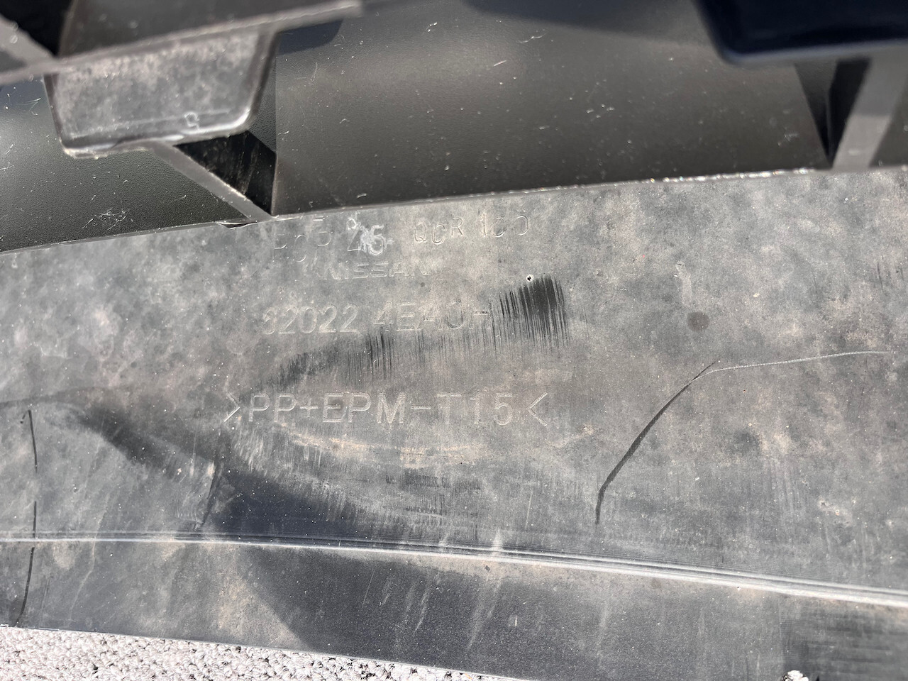 Nissan Qashqai Tekna Mk2 2014-2017 Front Bumper 4 Pdc No Jets Genuine [l625]