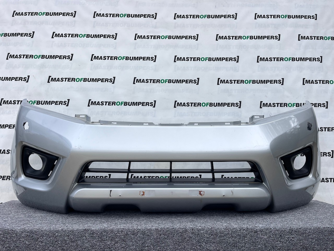 Nissan Navara Tekna Pick Up Mk4 2016-2021 Front Bumper + Jets Genuine [l661]