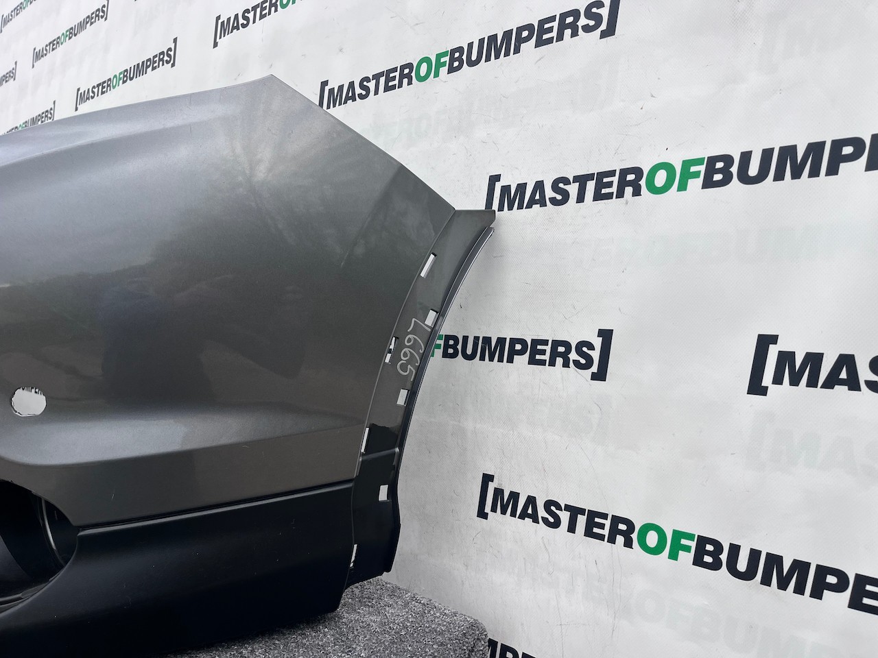 Nissan Qashqai Tekna Mk2 2014-2017 Front Bumper 4 Pdc No Jets Genuine [l665]