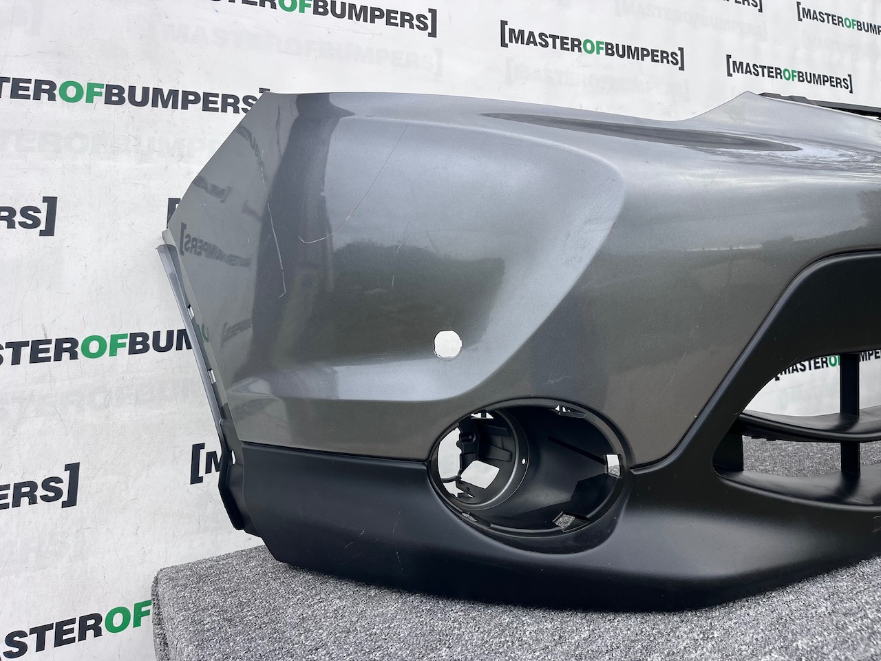 Nissan Qashqai Tekna Mk2 2014-2017 Front Bumper 4 Pdc No Jets Genuine [l665]