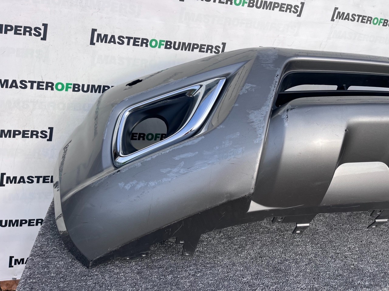 Nissan Navara Mk3 2016-2019 Front Bumper (for Model With Jets) Genuine [l669]