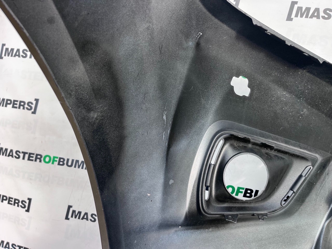 Nissan Navara Mk3 2016-2019 Front Bumper (for Model With Jets) Genuine [l669]