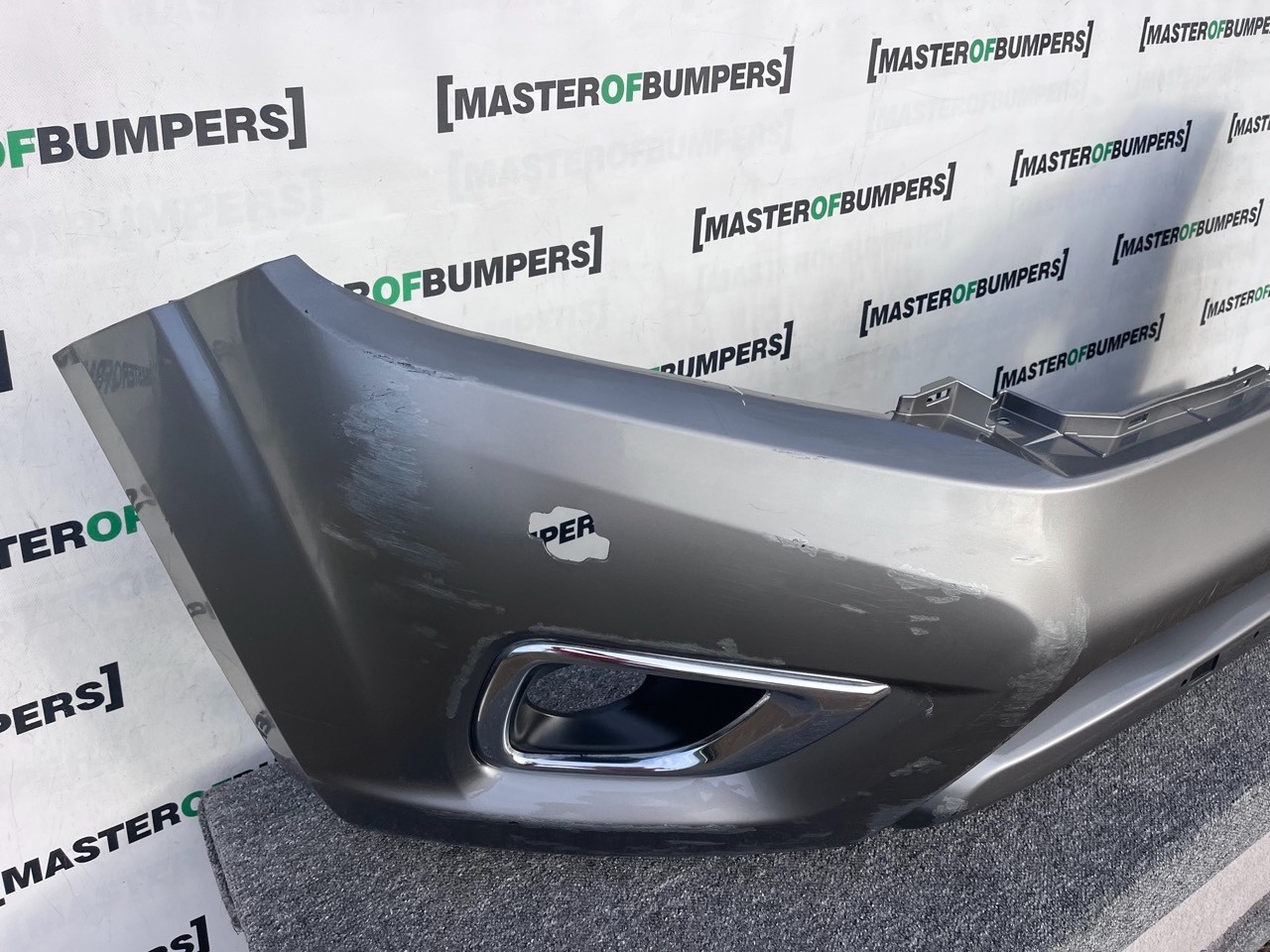 Nissan Navara Mk3 2016-2019 Front Bumper (for Model With Jets) Genuine [l669]