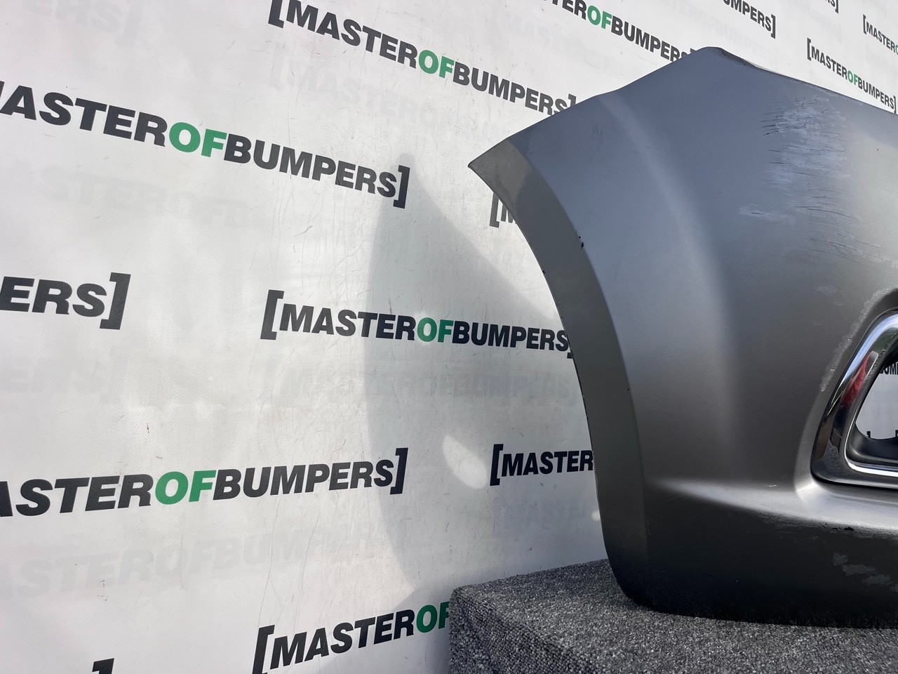 Nissan Navara Mk3 2016-2019 Front Bumper (for Model With Jets) Genuine [l669]