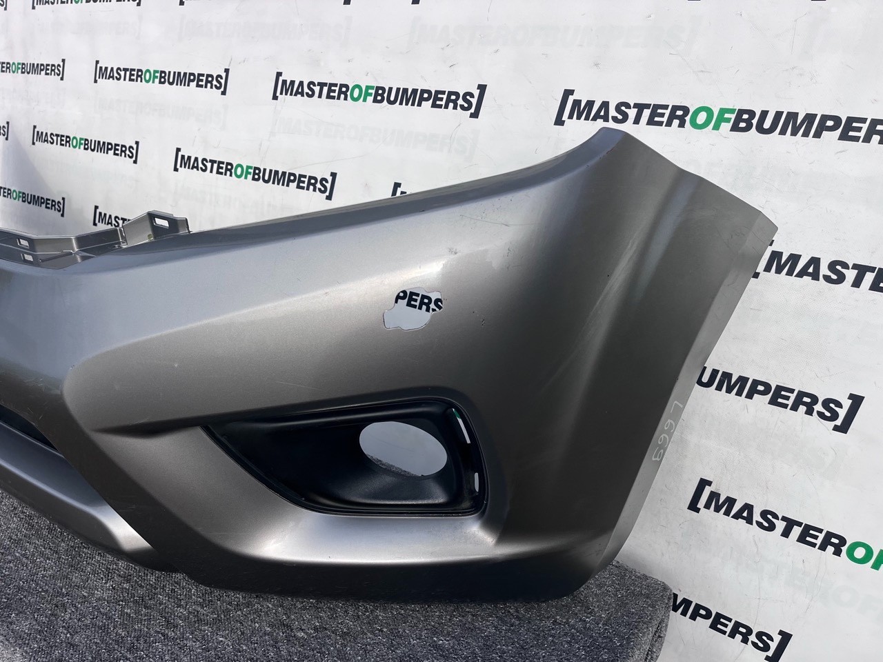 Nissan Navara Mk3 2016-2019 Front Bumper (for Model With Jets) Genuine [l669]