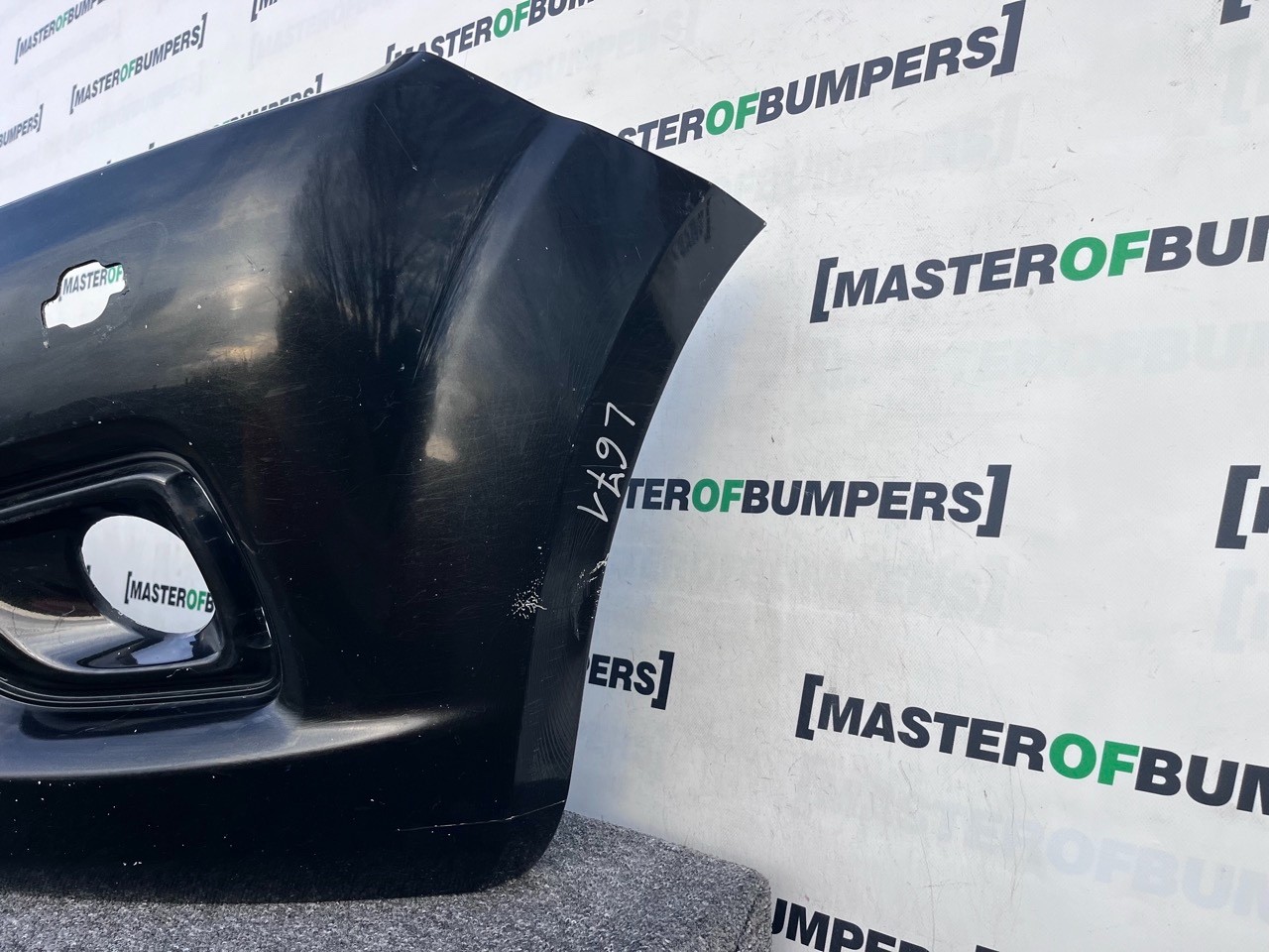 Nissan Navara Mk3 2016-2019 Front Bumper (for Model With Jets) Genuine [l671]