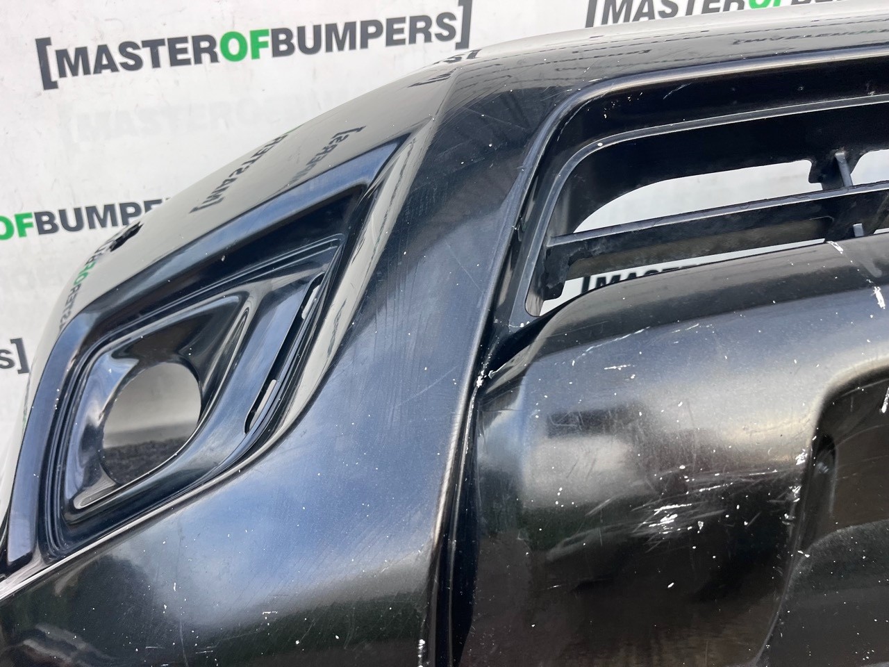 Nissan Navara Mk3 2016-2019 Front Bumper (for Model With Jets) Genuine [l671]