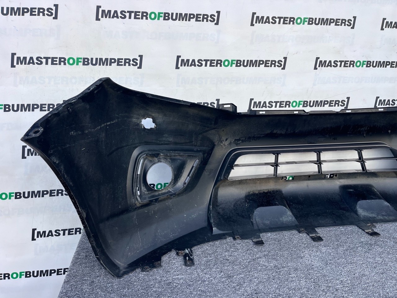 Nissan Navara Mk3 2016-2019 Front Bumper (for Model With Jets) Genuine [l671]
