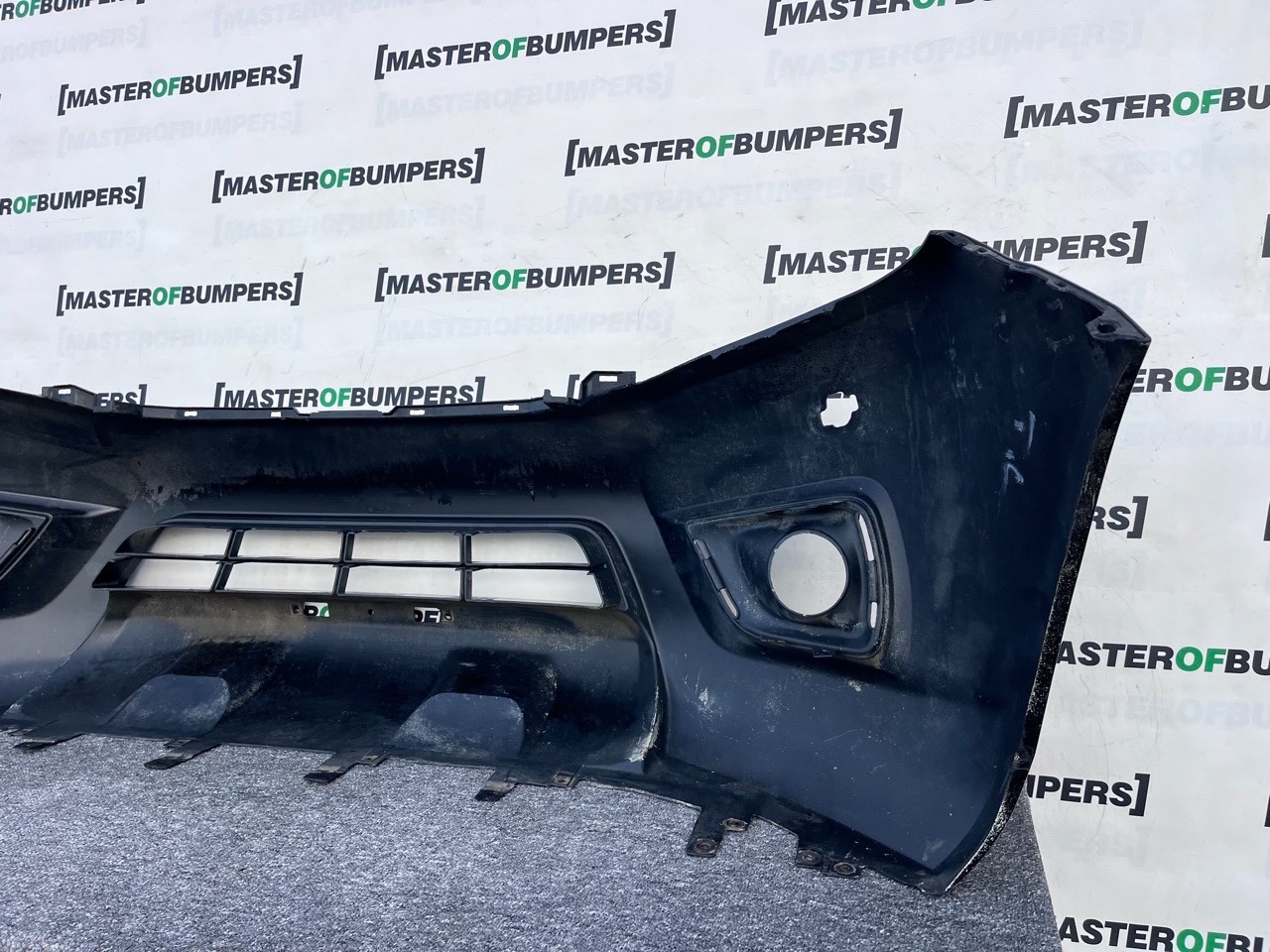 Nissan Navara Mk3 2016-2019 Front Bumper (for Model With Jets) Genuine [l671]