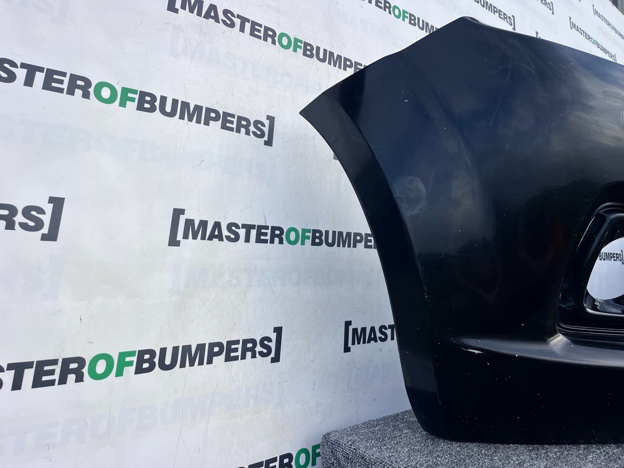 Nissan Navara Mk3 2016-2019 Front Bumper (for Model With Jets) Genuine [l671]