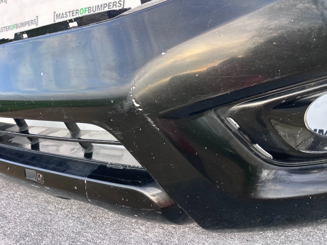 Nissan Navara Mk3 2016-2019 Front Bumper (for Model With Jets) Genuine [l671]