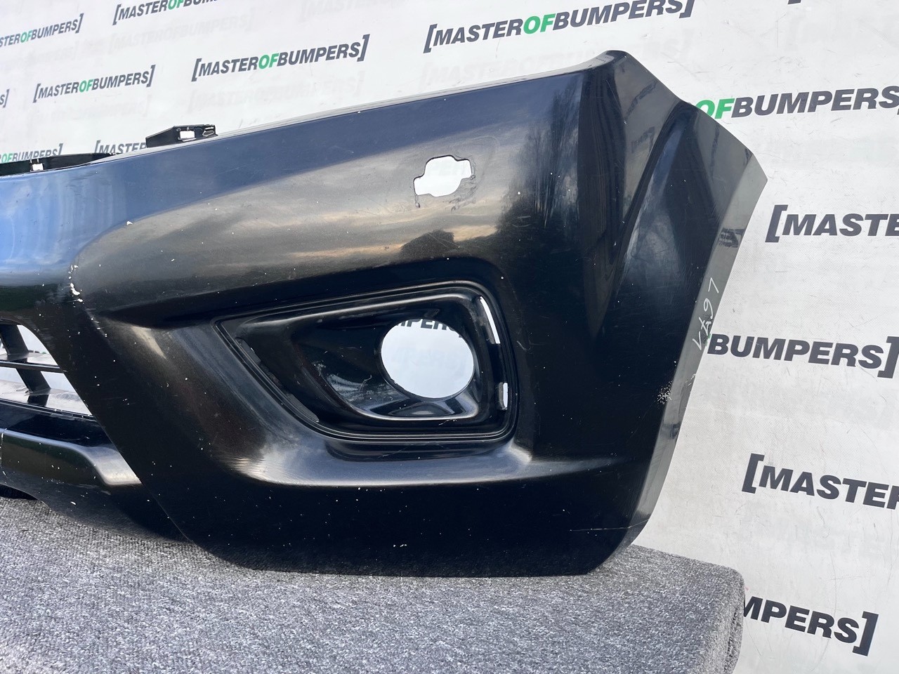 Nissan Navara Mk3 2016-2019 Front Bumper (for Model With Jets) Genuine [l671]