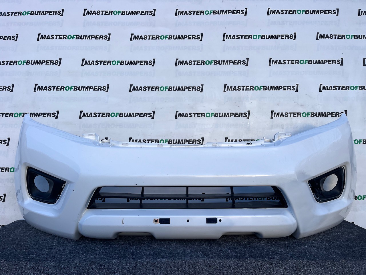 Nissan Navara Tekna Pick Up Mk4 2016-2021 Front Bumper No Jets Genuine [l676]