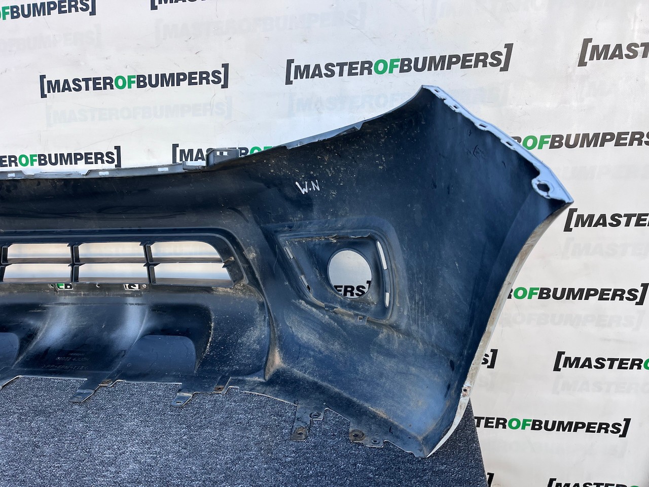 Nissan Navara Tekna Pick Up Mk4 2016-2021 Front Bumper No Jets Genuine [l676]