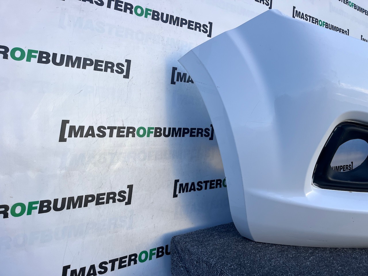 Nissan Navara Tekna Pick Up Mk4 2016-2021 Front Bumper No Jets Genuine [l676]