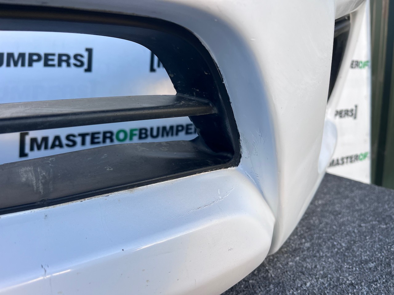 Nissan Navara Tekna Pick Up Mk4 2016-2021 Front Bumper No Jets Genuine [l676]