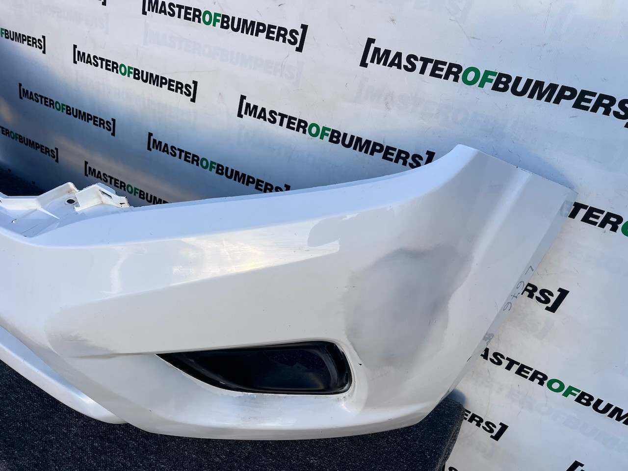 Nissan Navara Tekna Pick Up Mk4 2016-2021 Front Bumper No Jets Genuine [l676]