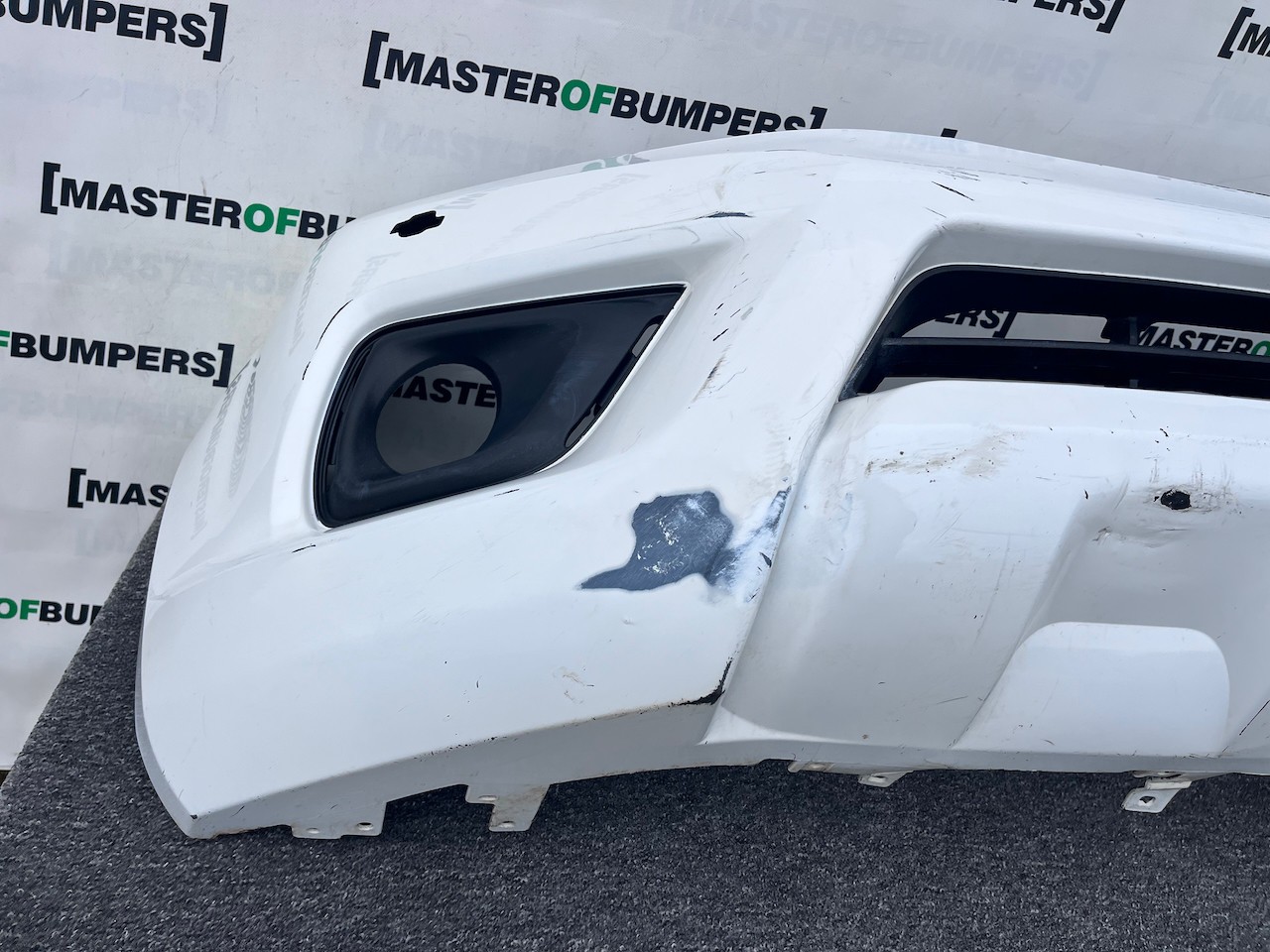 Nissan Navara Tekna Pick Up Mk4 2016-2021 Front Bumper + Jets Genuine [l689]