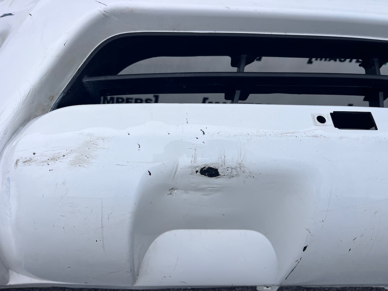 Nissan Navara Tekna Pick Up Mk4 2016-2021 Front Bumper + Jets Genuine [l689]