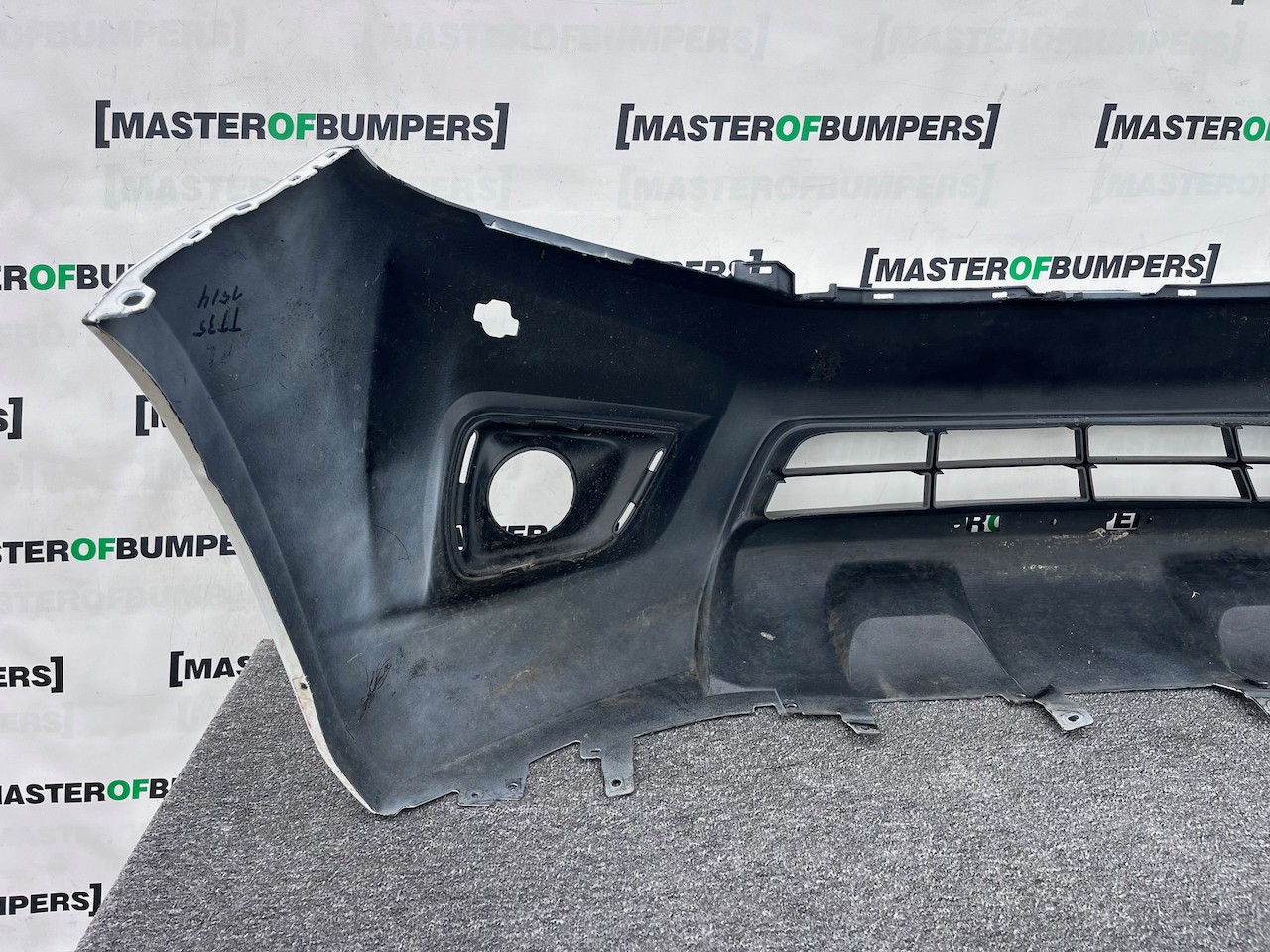 Nissan Navara Tekna Pick Up Mk4 2016-2021 Front Bumper + Jets Genuine [l689]