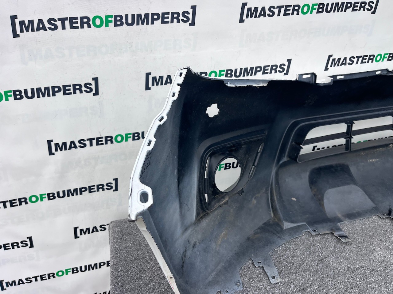 Nissan Navara Tekna Pick Up Mk4 2016-2021 Front Bumper + Jets Genuine [l689]