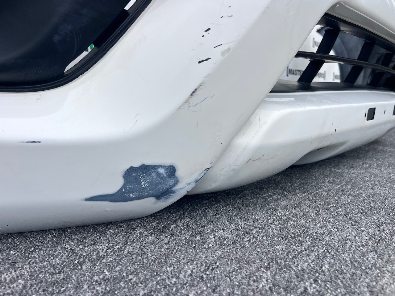 Nissan Navara Tekna Pick Up Mk4 2016-2021 Front Bumper + Jets Genuine [l689]