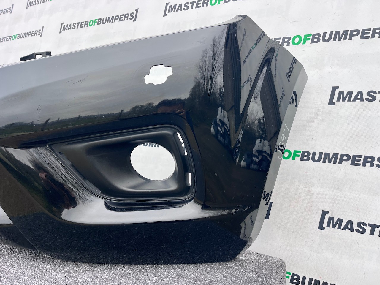 Nissan Navara Tekna Pick Up Mk4 2016-2021 Front Bumper + Jets Genuine [l690]