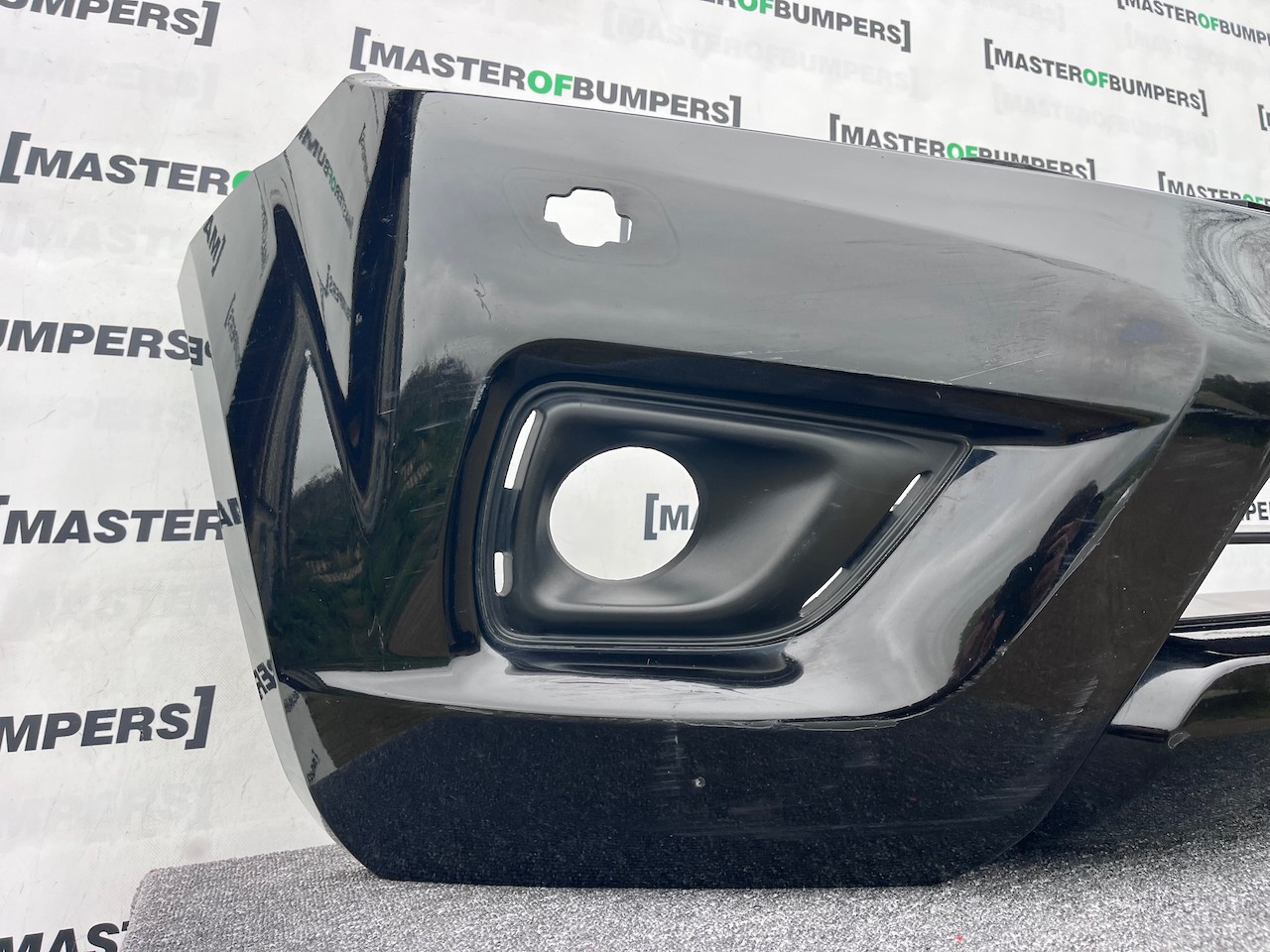 Nissan Navara Tekna Pick Up Mk4 2016-2021 Front Bumper + Jets Genuine [l690]