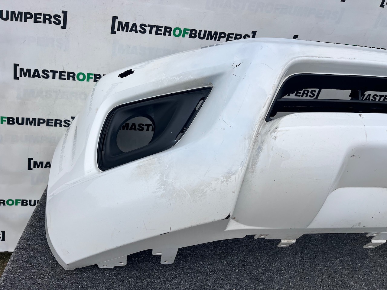 Nissan Navara Tekna Pick Up Mk4 2016-2021 Front Bumper + Jets Genuine [l694]