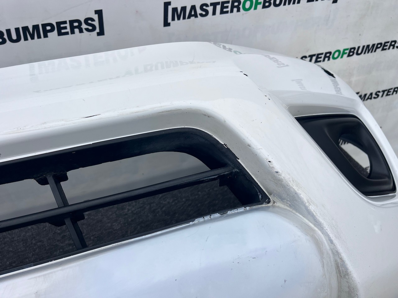 Nissan Navara Tekna Pick Up Mk4 2016-2021 Front Bumper + Jets Genuine [l694]