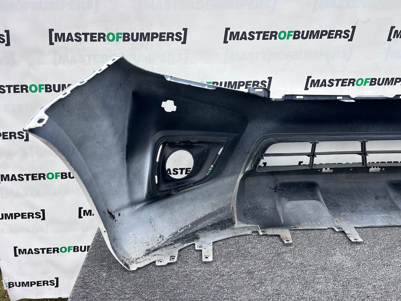 Nissan Navara Tekna Pick Up Mk4 2016-2021 Front Bumper + Jets Genuine [l694]
