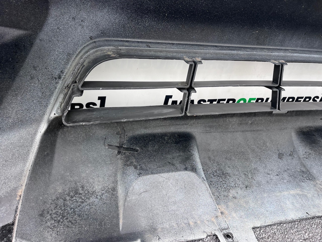 Nissan Navara Tekna Pick Up Mk4 2016-2021 Front Bumper + Jets Genuine [l694]