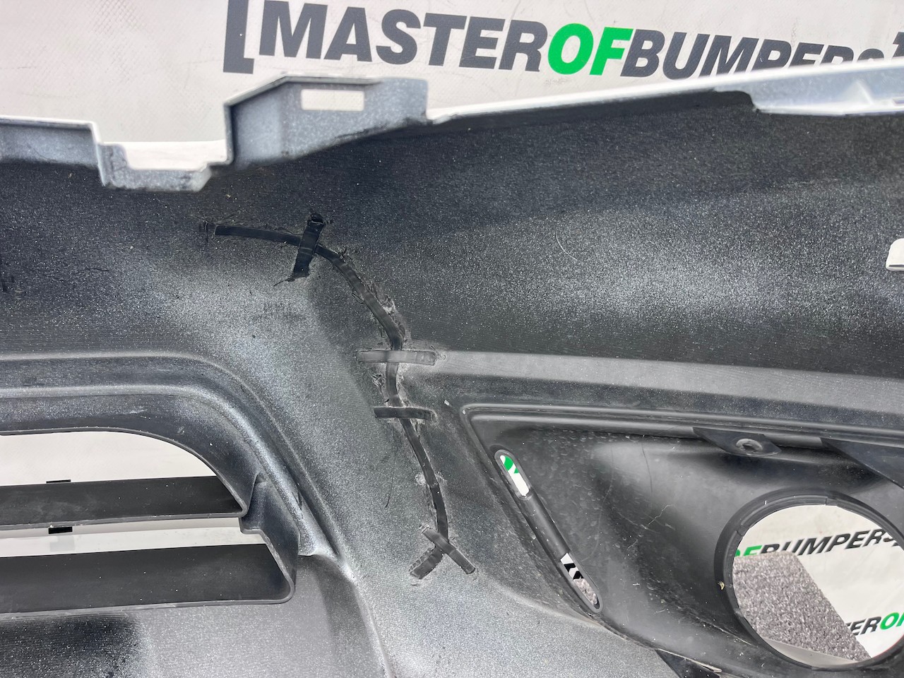 Nissan Navara Tekna Pick Up Mk4 2016-2021 Front Bumper + Jets Genuine [l694]