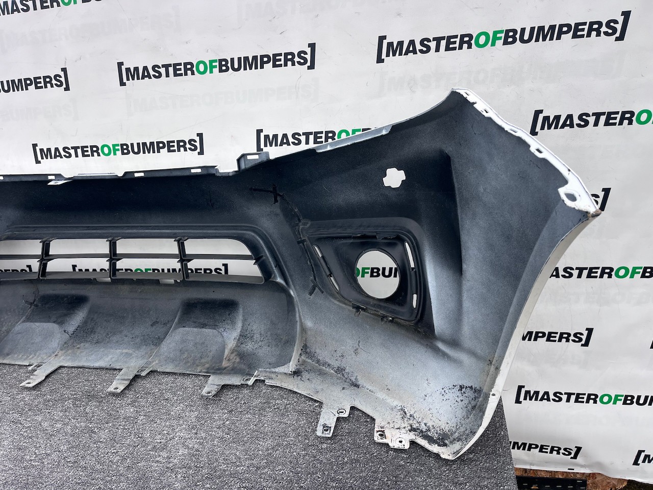 Nissan Navara Tekna Pick Up Mk4 2016-2021 Front Bumper + Jets Genuine [l694]