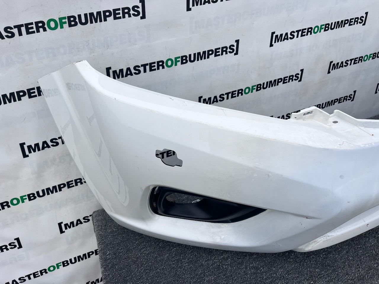 Nissan Navara Tekna Pick Up Mk4 2016-2021 Front Bumper + Jets Genuine [l694]