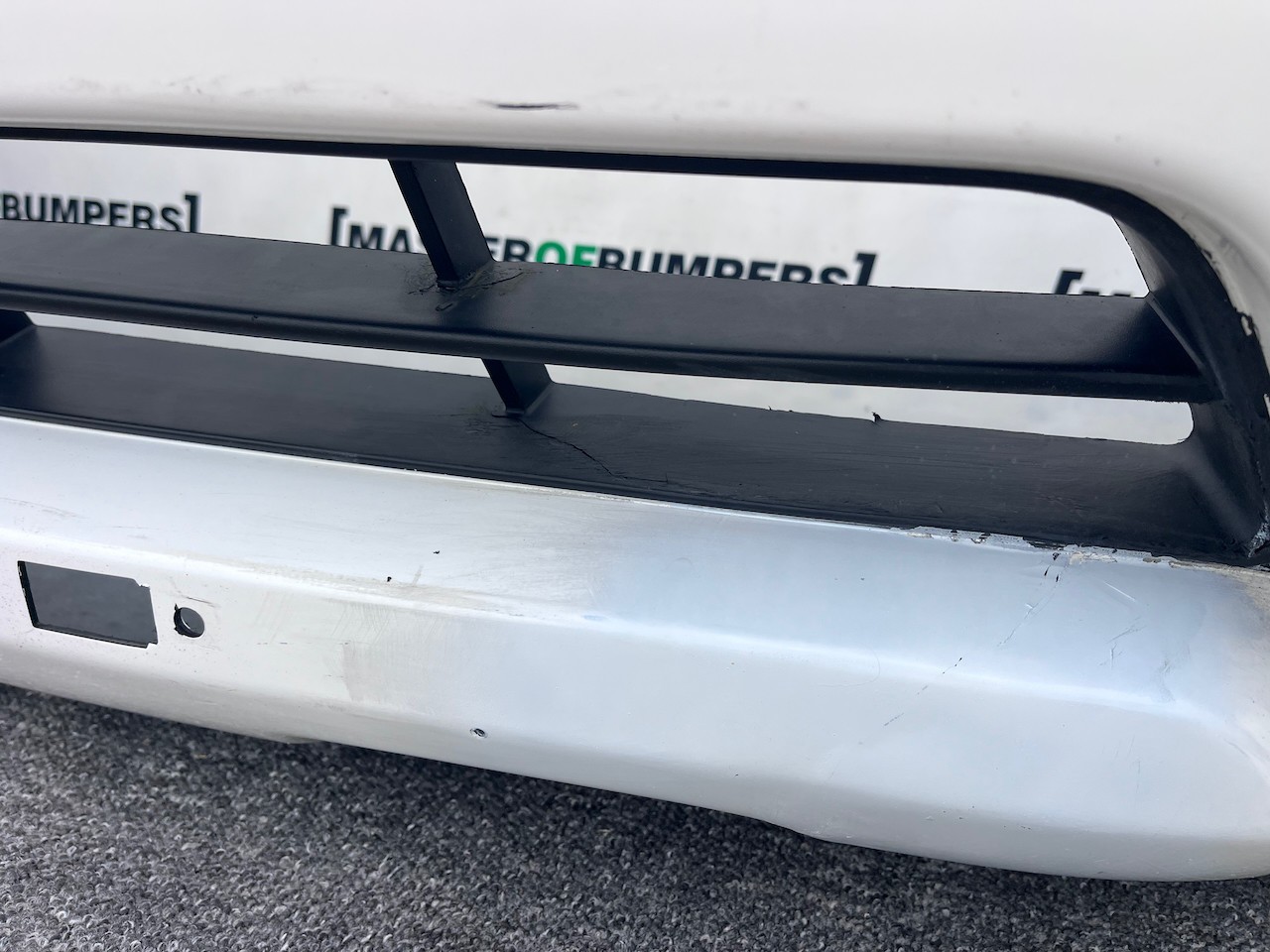 Nissan Navara Tekna Pick Up Mk4 2016-2021 Front Bumper + Jets Genuine [l694]