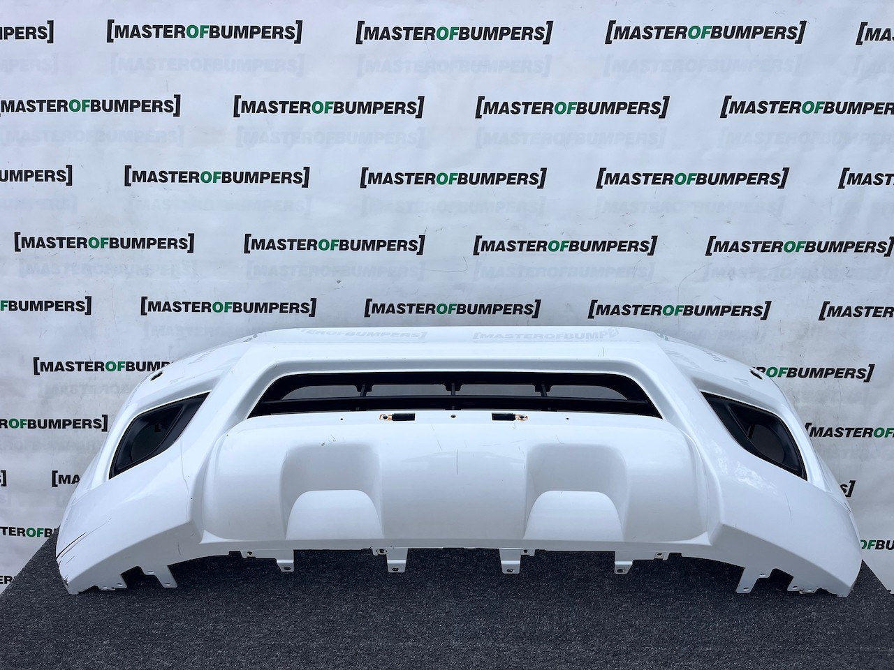 Nissan Navara Tekna Pick Up Mk4 2016-2021 Front Bumper + Jets Genuine [l703]