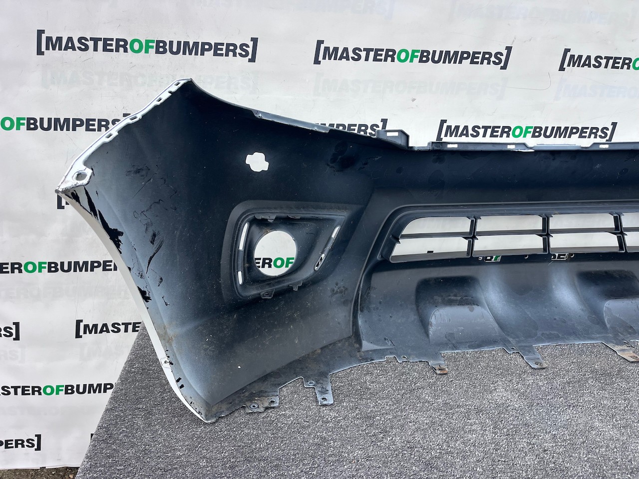 Nissan Navara Tekna Pick Up Mk4 2016-2021 Front Bumper + Jets Genuine [l703]