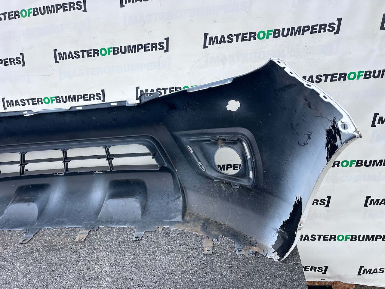 Nissan Navara Tekna Pick Up Mk4 2016-2021 Front Bumper + Jets Genuine [l703]