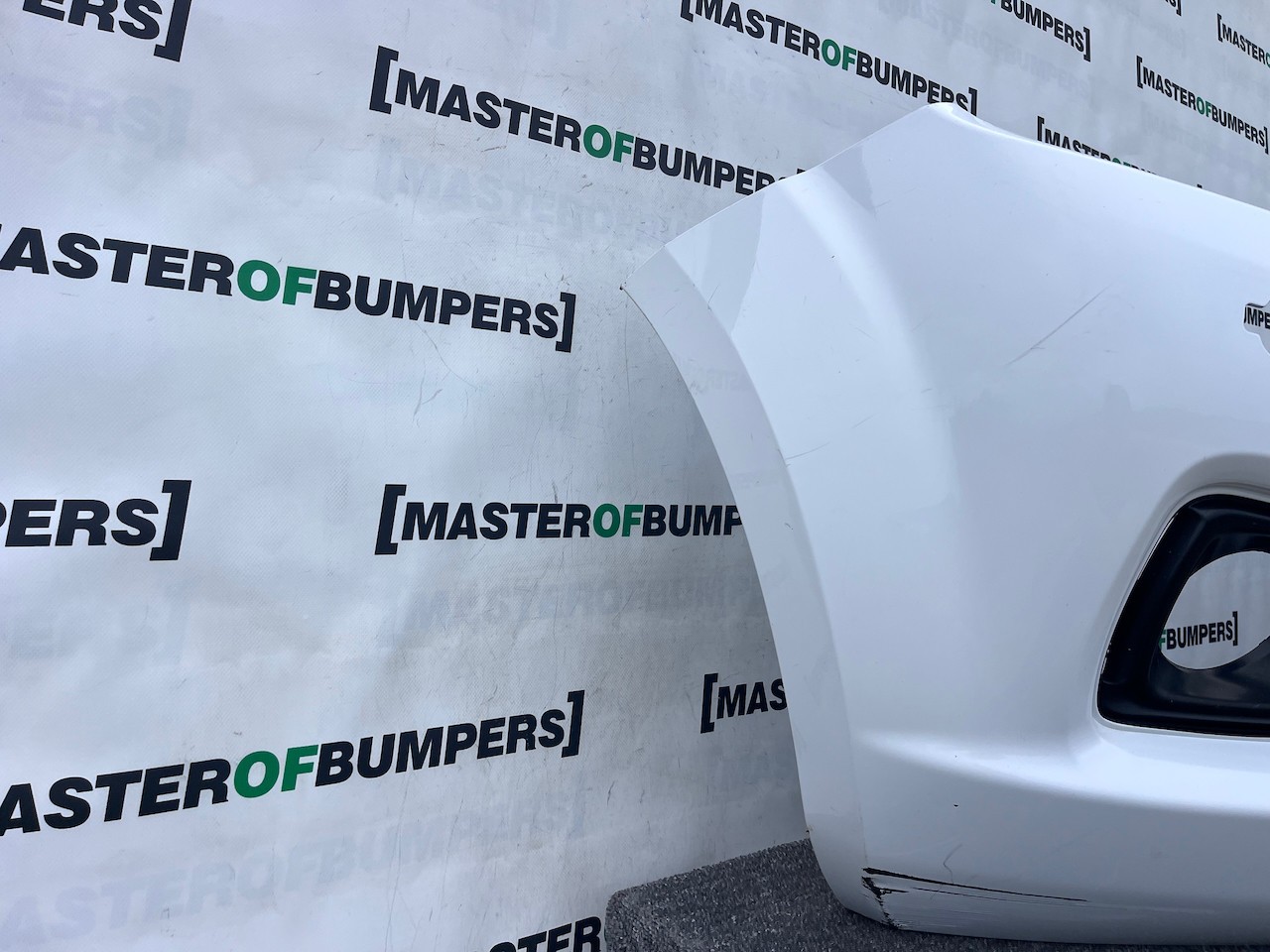 Nissan Navara Tekna Pick Up Mk4 2016-2021 Front Bumper + Jets Genuine [l703]