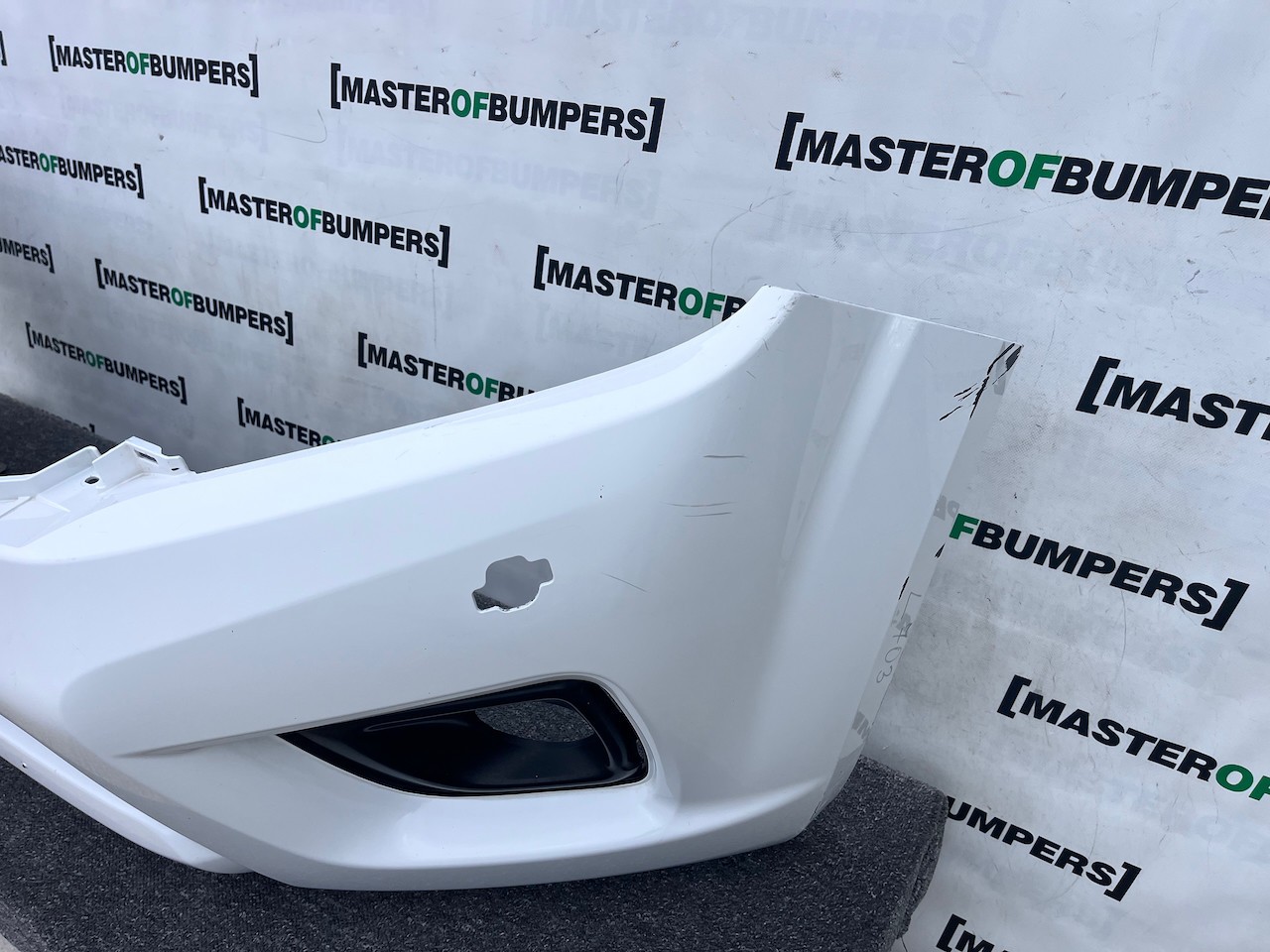 Nissan Navara Tekna Pick Up Mk4 2016-2021 Front Bumper + Jets Genuine [l703]