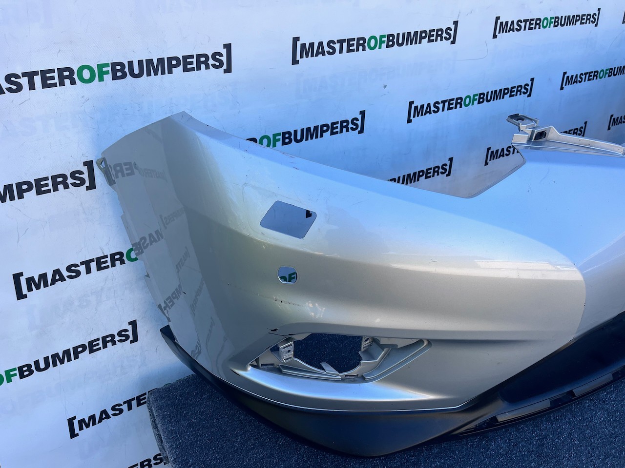 Nissan X Trail Acenta Mk3 2014-2017 Front Bumper 4 Pdc + Jets Genuine [l713]