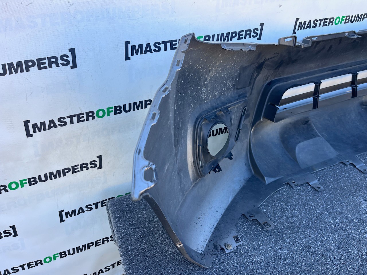 Nissan Navara Tekna Pick Up Mk4 2016-2021 Front Bumper No Jets Genuine [l716]