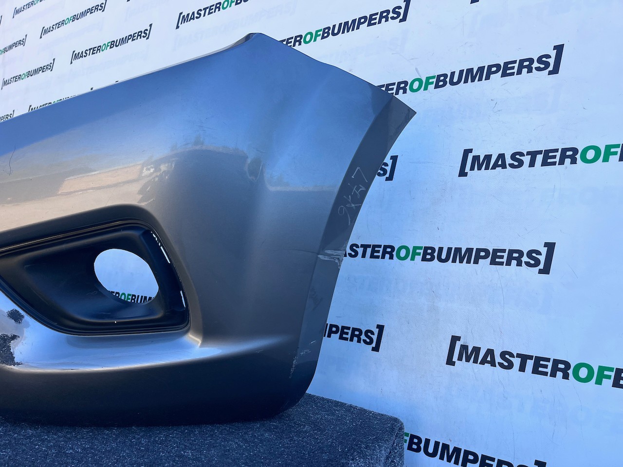 Nissan Navara Tekna Pick Up Mk4 2016-2021 Front Bumper No Jets Genuine [l716]