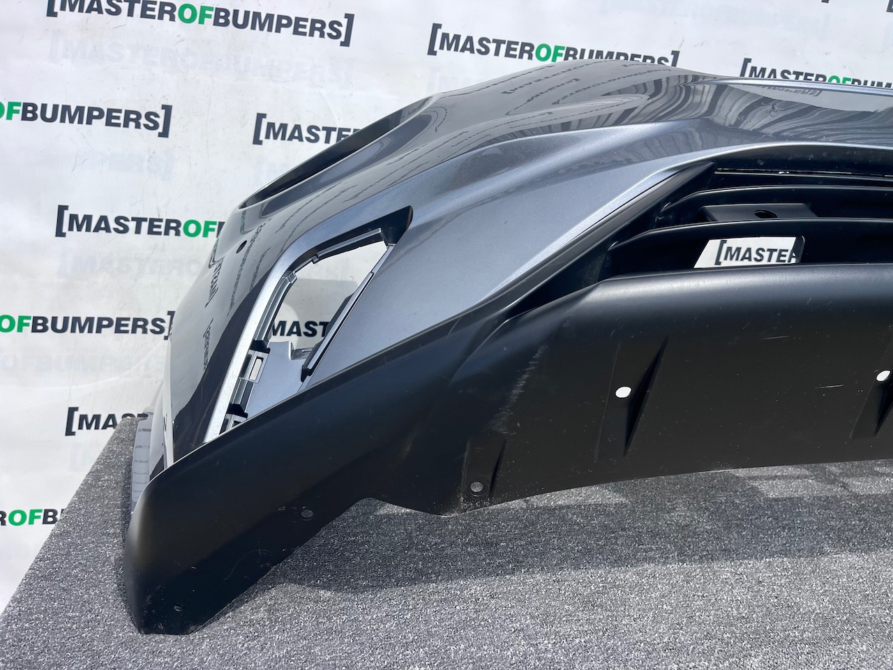 Nissan Juke Acenta Connect Mk2 2019-2025 Front Bumper 4 Pdc Genuine [l516]