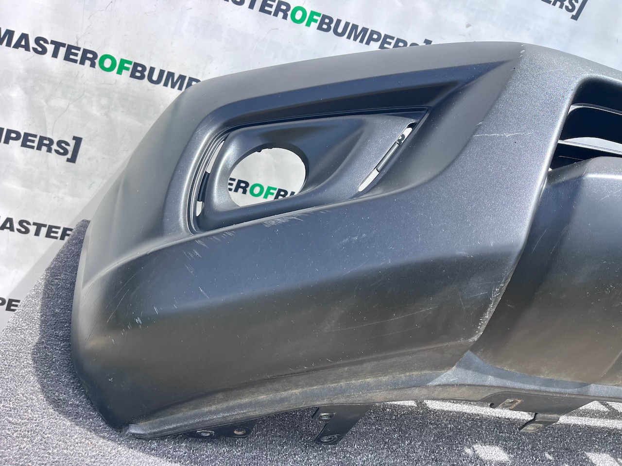 Nissan Navara Pick Up Mk4 2016-2021 Front Bumper Textured No Jets Genuine [l722]