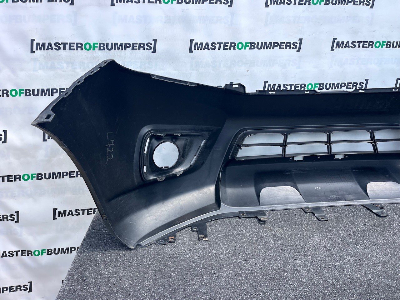 Nissan Navara Pick Up Mk4 2016-2021 Front Bumper Textured No Jets Genuine [l722]
